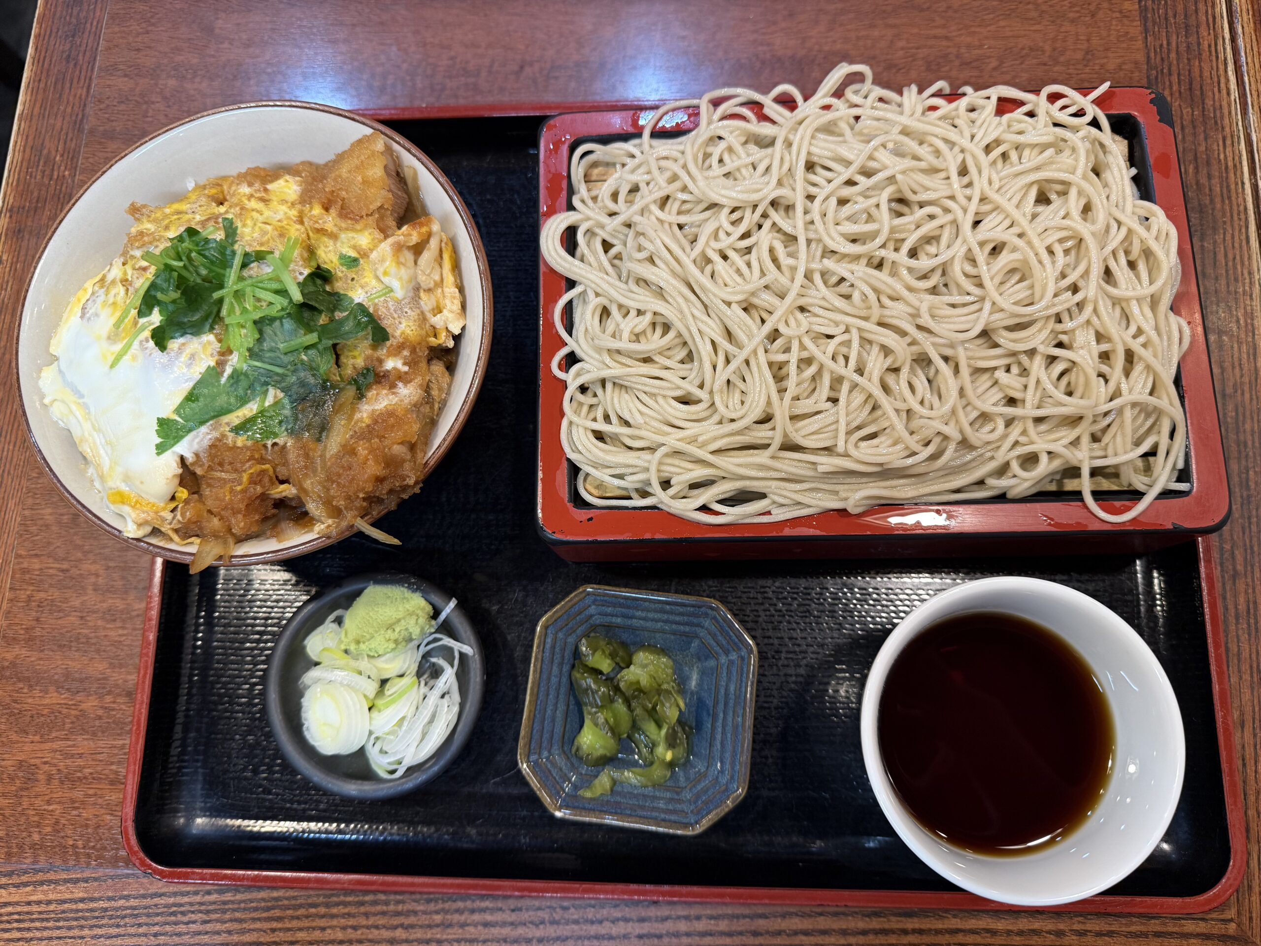 もり蕎麦とカツ丼