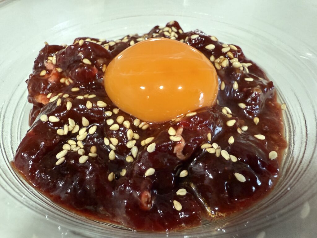 鯨ユッケ
